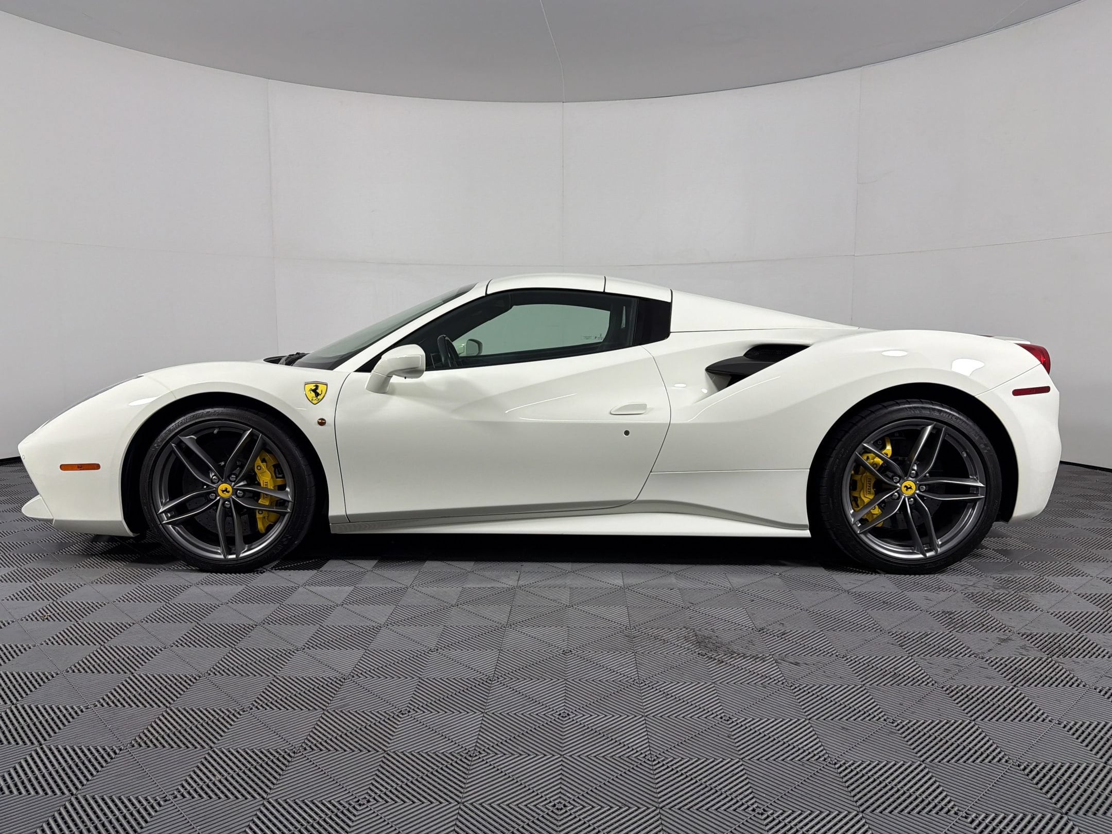 ferrari 488 gtb 2017 ZFF80AMA2H0220801 image ferrari 488 gtb 2017 ZFF80AMA2H0220801 image